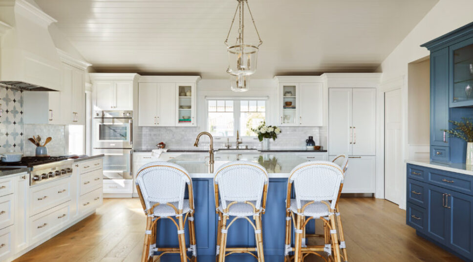 A Completely Outdated Childhood Home from the 1960s Is Transformed into a Coastal Dream House